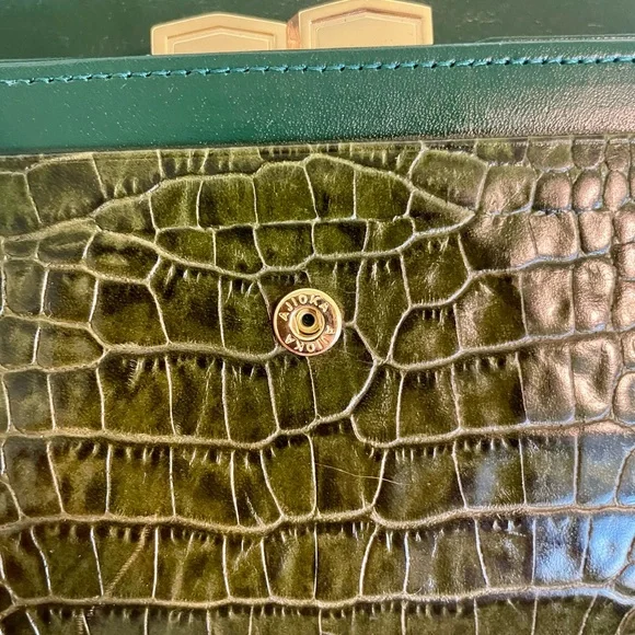 Vintage YSL Green Croc Wallet - Picture 12 of 15